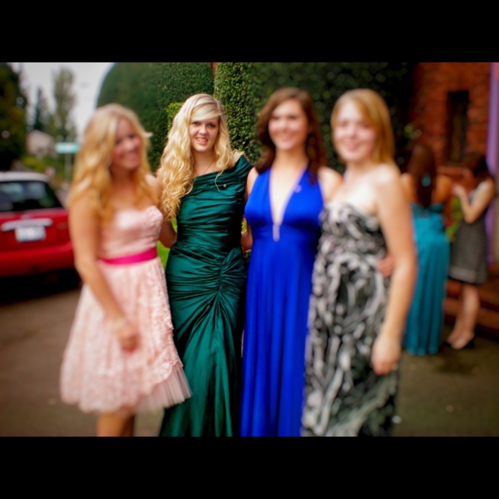 Tadashi Green Prom Party Ruched Tafetta Gown